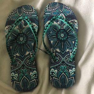 Vera Bradley flip flops